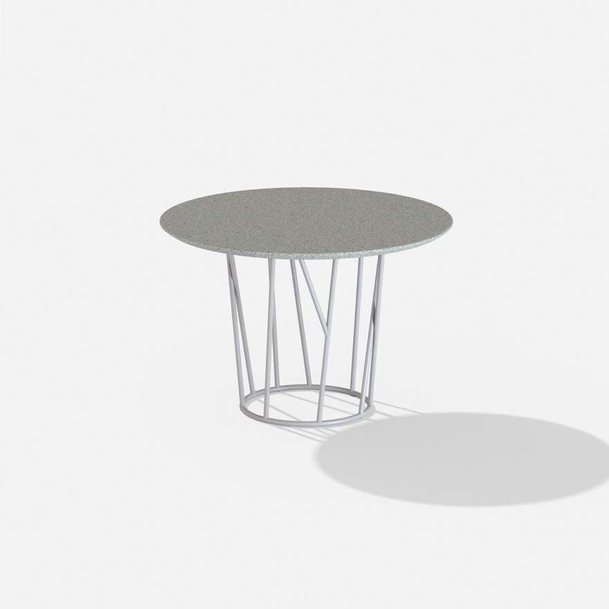 Wild | Round table with top in speckled aluminium